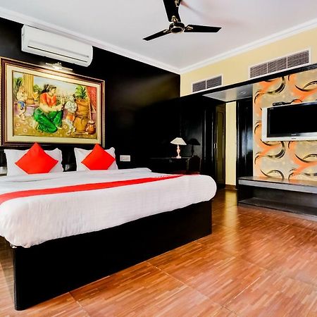 Oyo 18814 Hotel Maya International Jaipur Bagian luar foto
