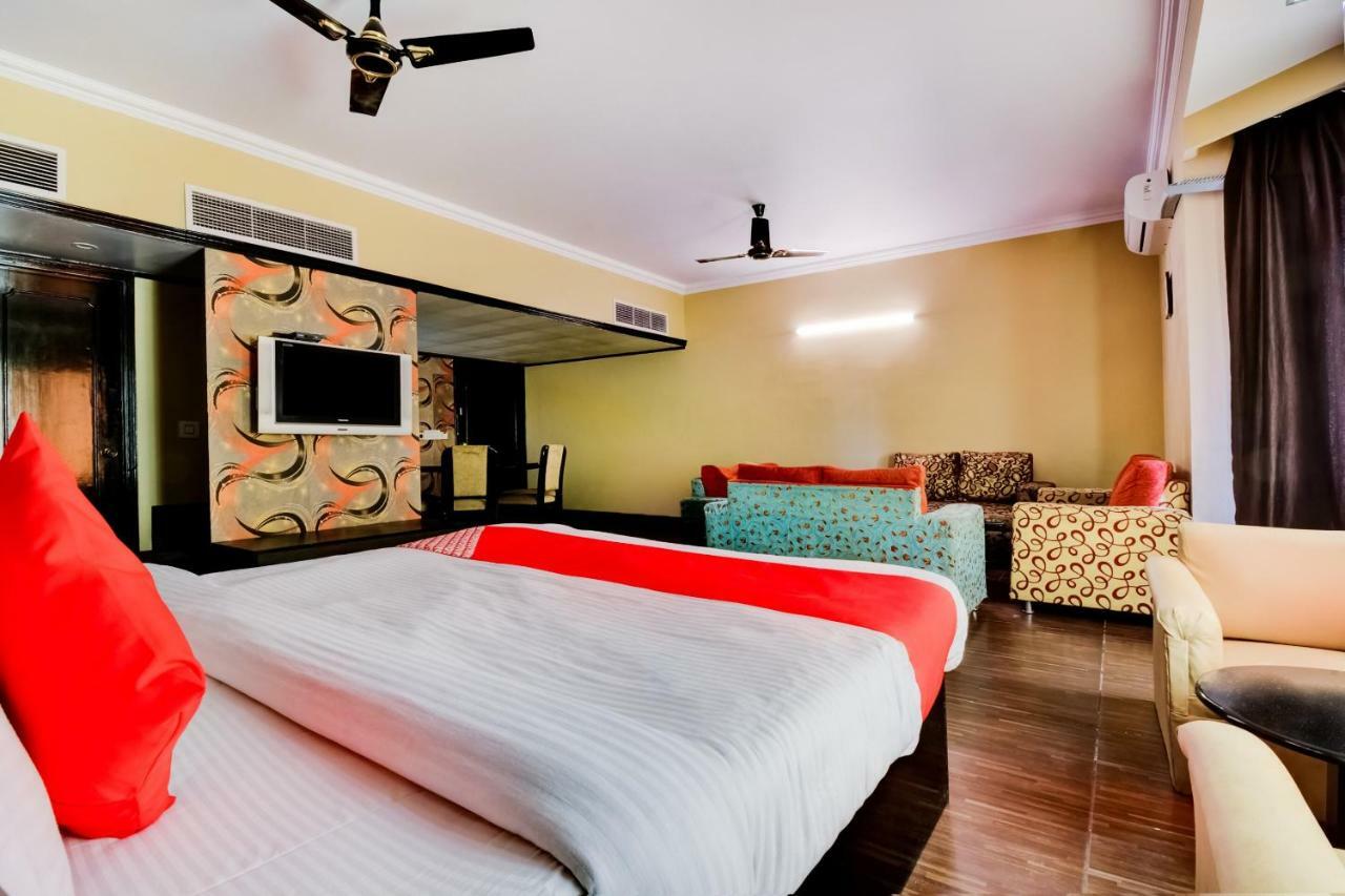 Oyo 18814 Hotel Maya International Jaipur Bagian luar foto