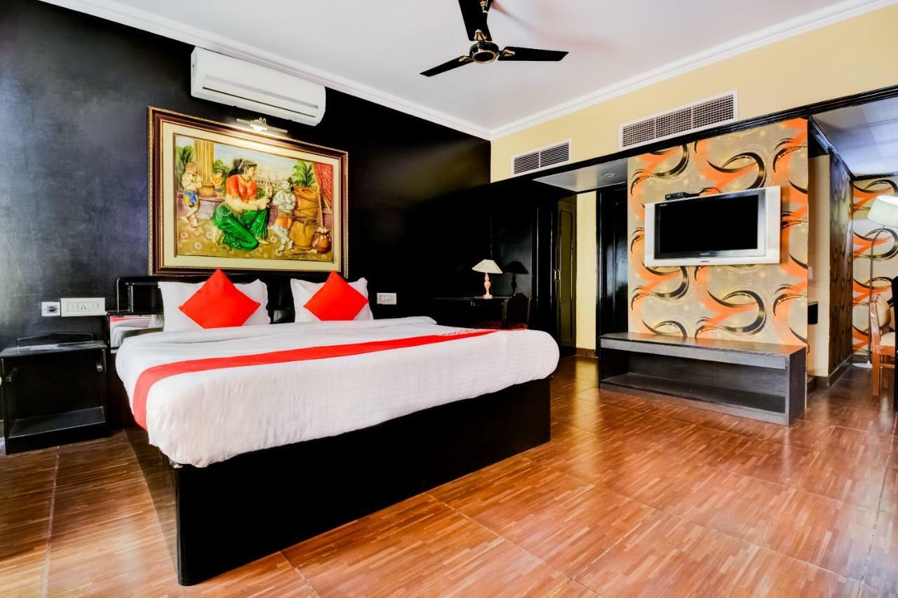 Oyo 18814 Hotel Maya International Jaipur Bagian luar foto
