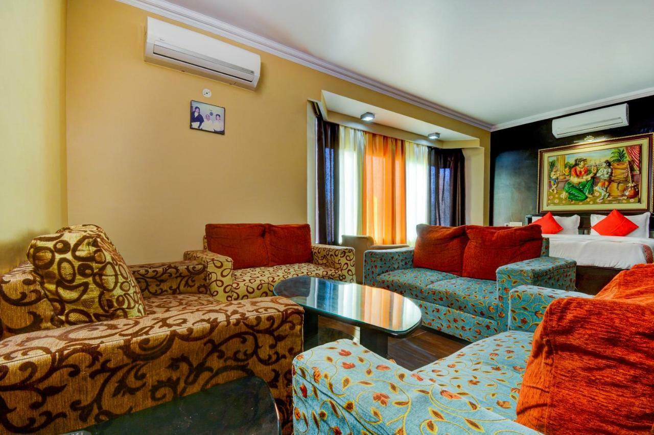 Oyo 18814 Hotel Maya International Jaipur Bagian luar foto