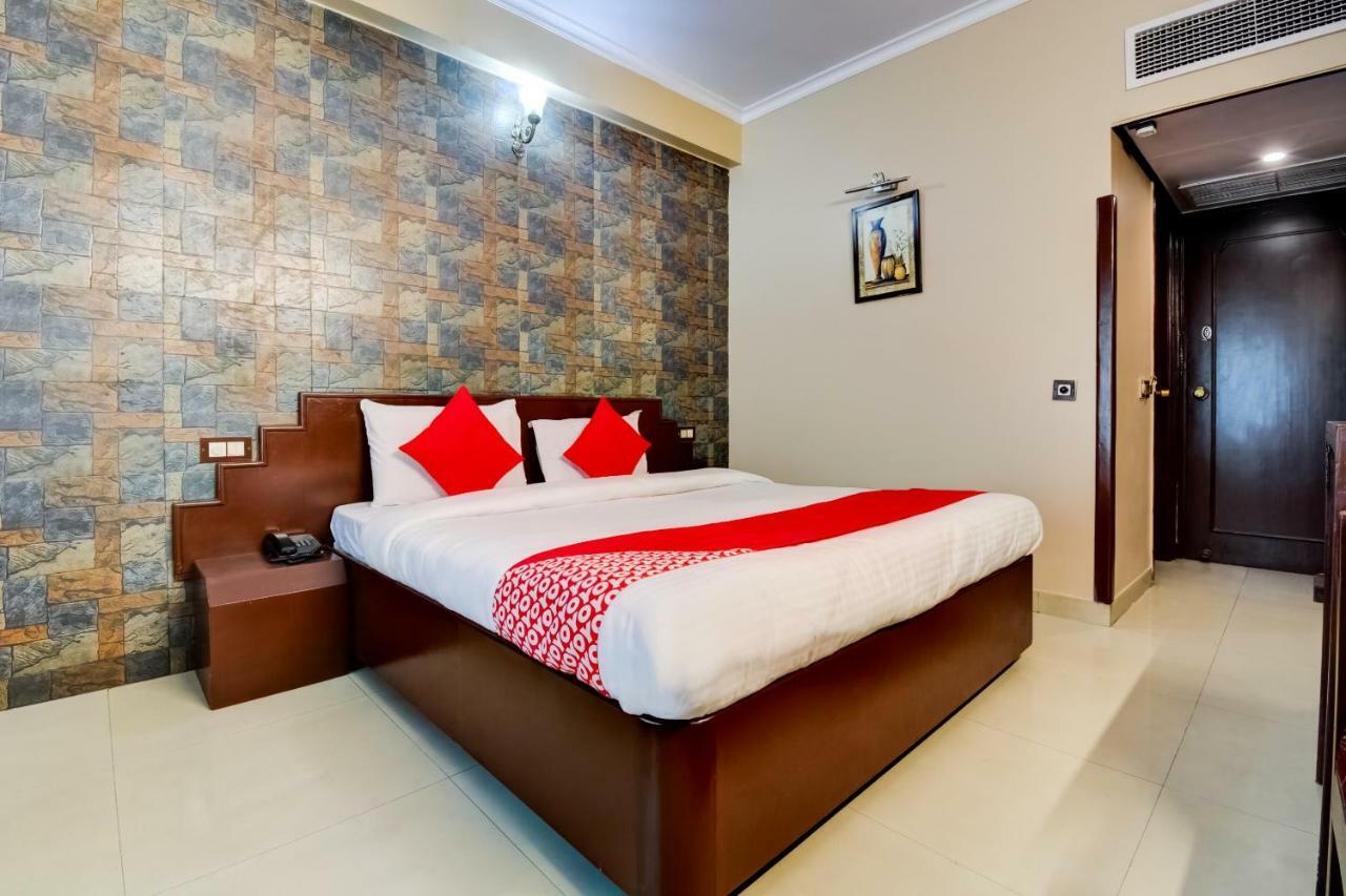 Oyo 18814 Hotel Maya International Jaipur Bagian luar foto